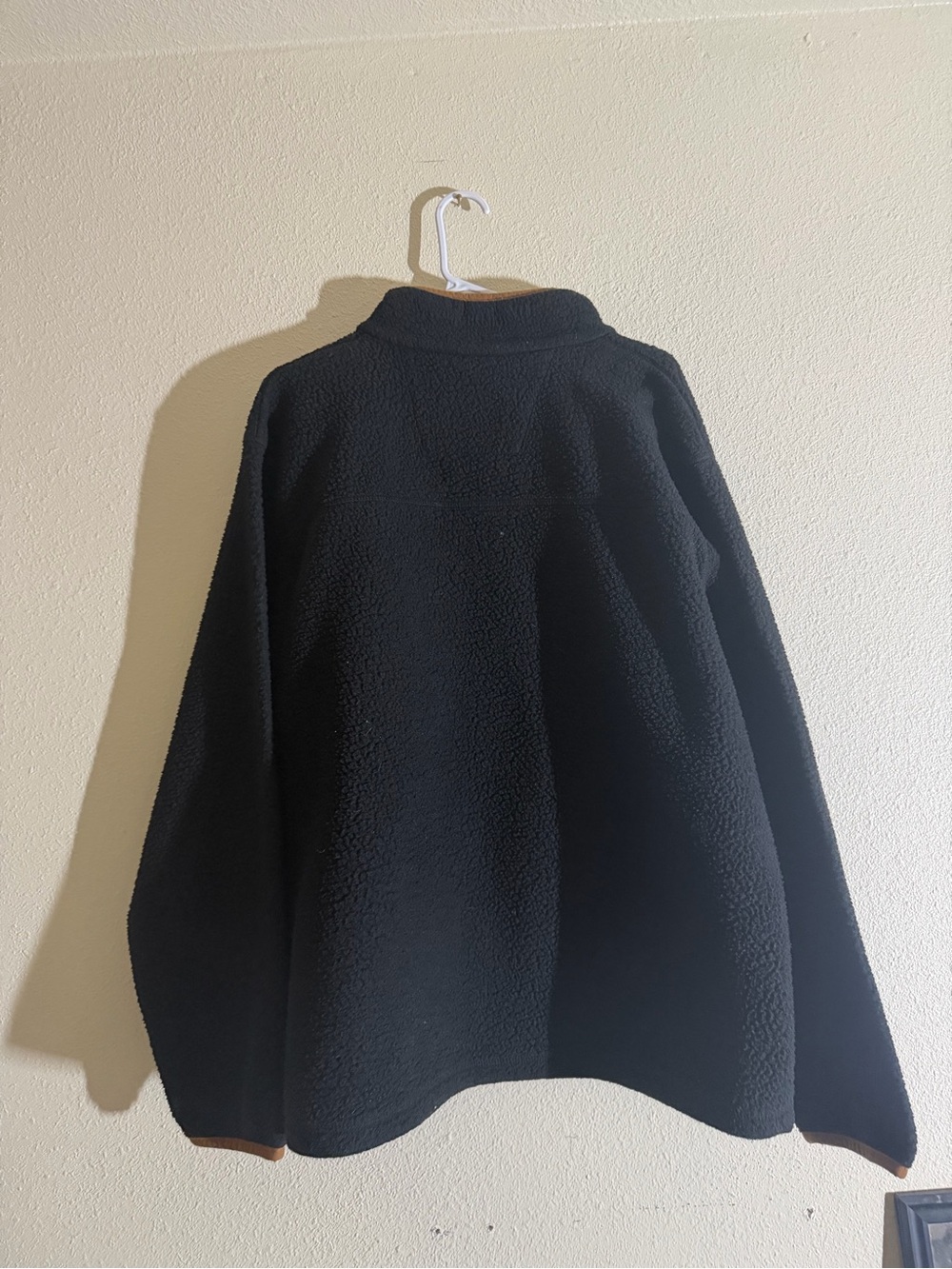 Carhartt Black Sherpa Pullover with Tan Accents - Picture 2 of 3